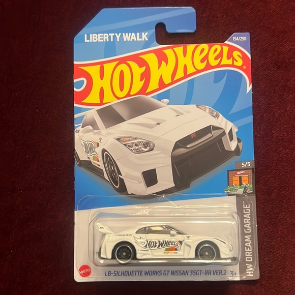 HOT WHEELS X LIBERTY WALK NISSAN GTR - Picture 1 of 2